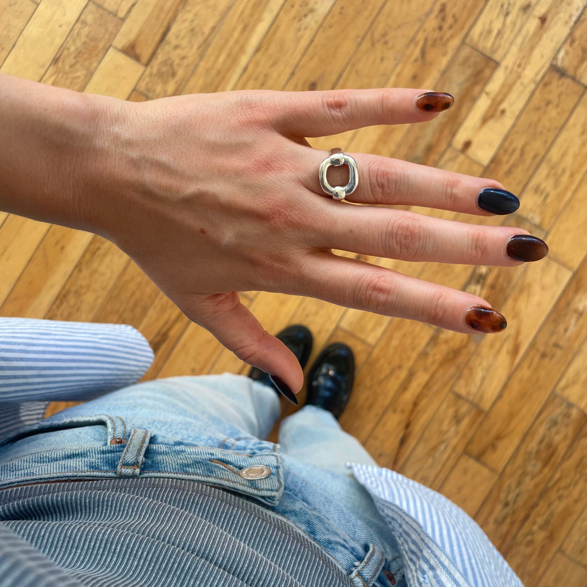 Boucle ring in silver